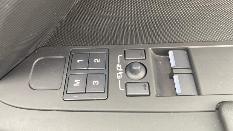 Land Rover Defender 3.0 D350 X-Dynamic HSE 90 3dr Auto Diesel Estate